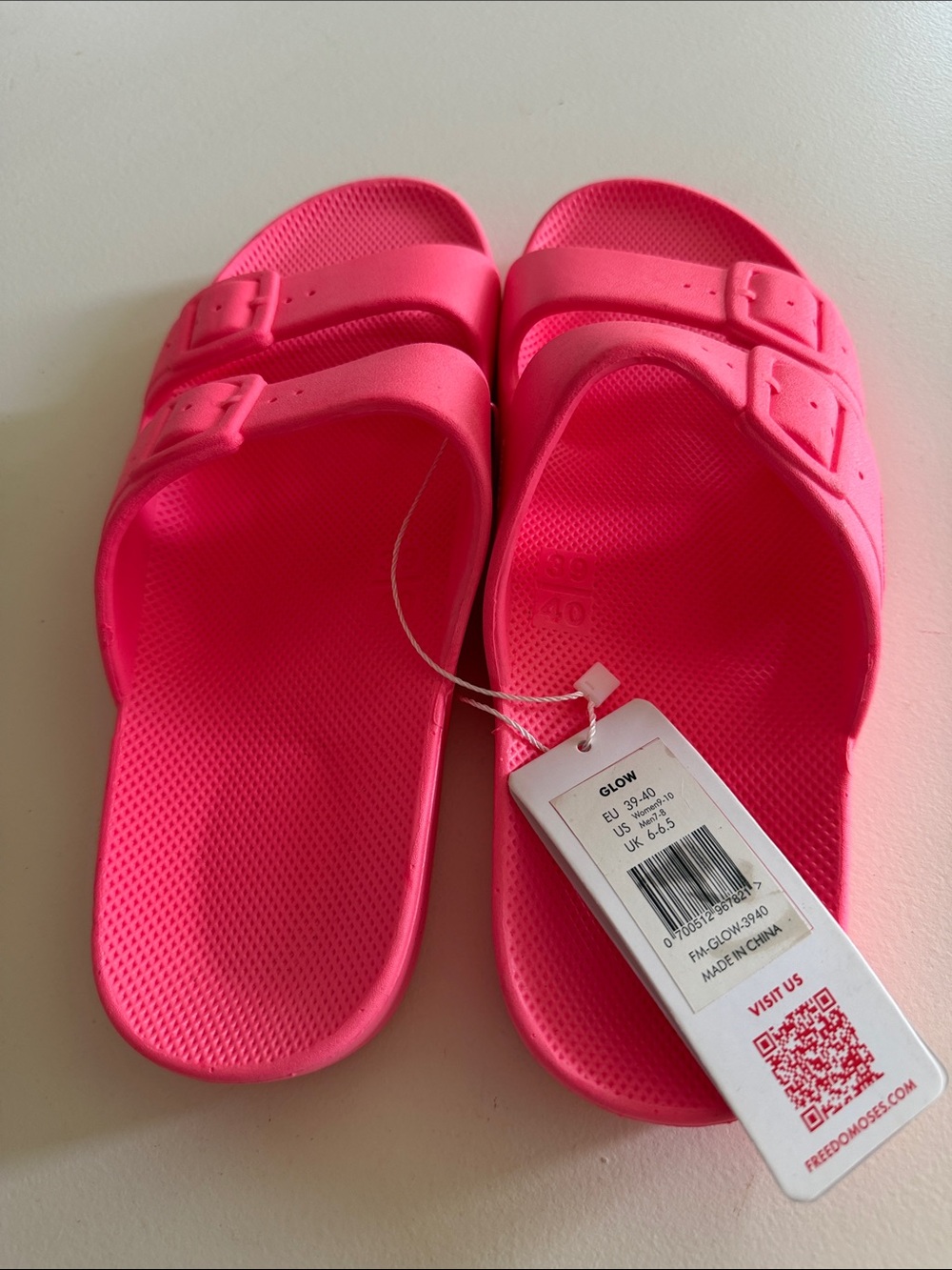 Freedom Moses Neon Pink Dual-Buckle Slide Sandals Sz W9-10. M7-8.  New. Tub1